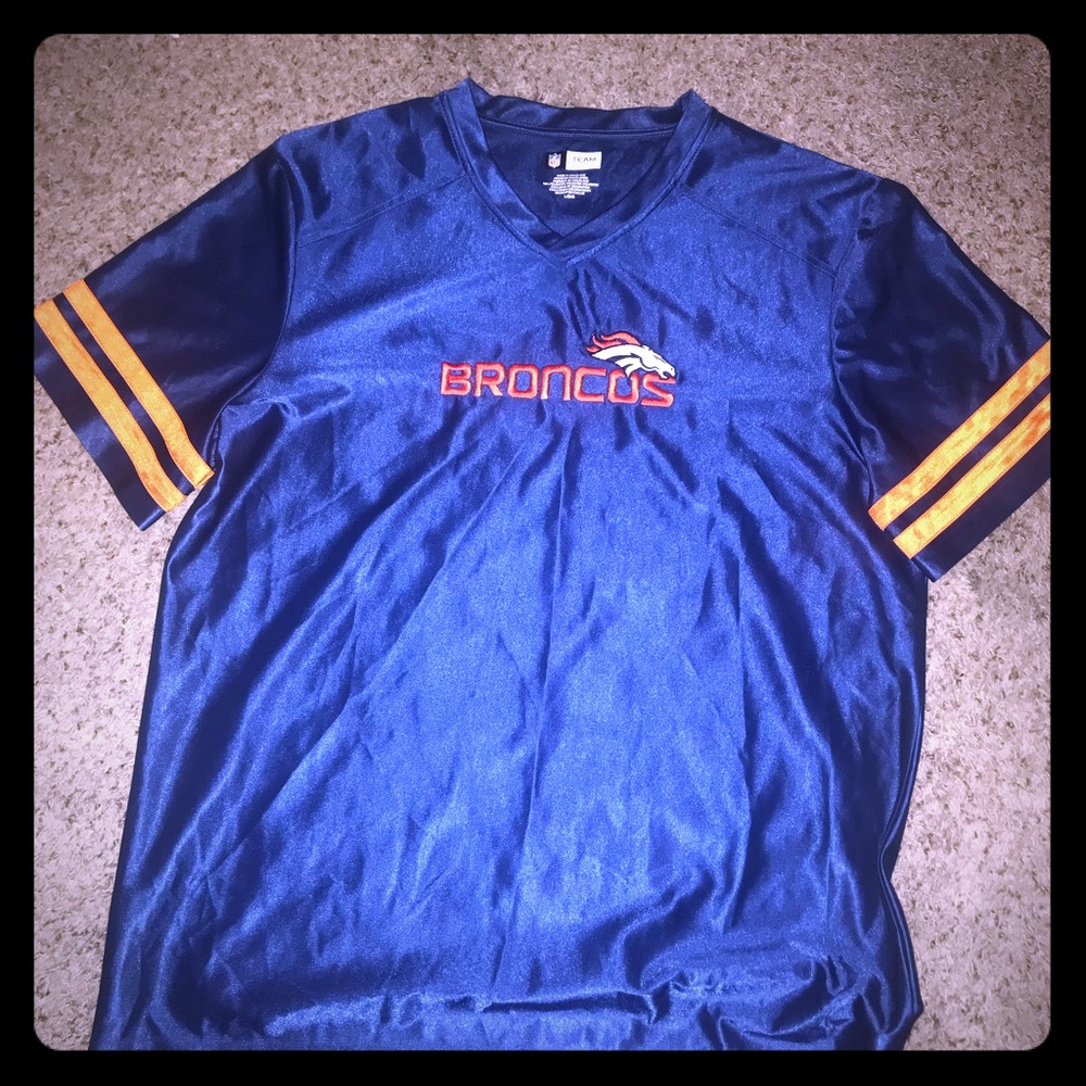 Denver Broncos v neck